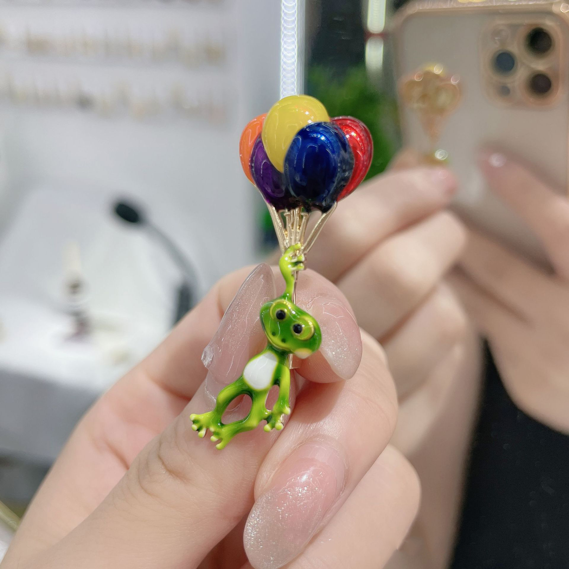 Vivid Frog Holding Colorful Ba - огляд і ціна Embroidery Bali
